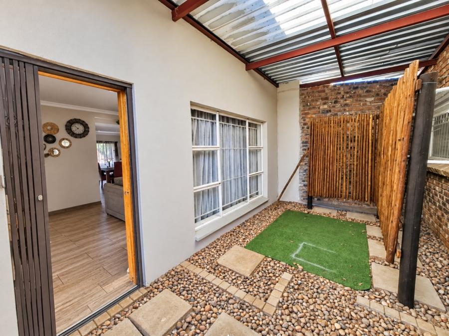 5 Bedroom Property for Sale in Wilgehof Free State